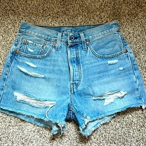 Women Levi’s Denim Shorts